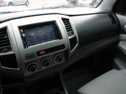 Used 2011 Toyota Tacoma PreRunner w/ TRD Sport Pkg w/JBL Audio image 8