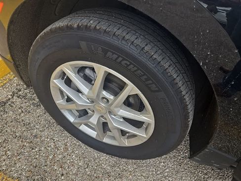 Used 2023 Chevrolet Equinox LT FWD image 8