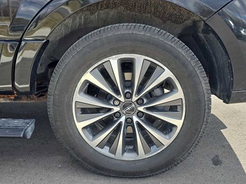 Used 2015 Lincoln Navigator 4WD image 19