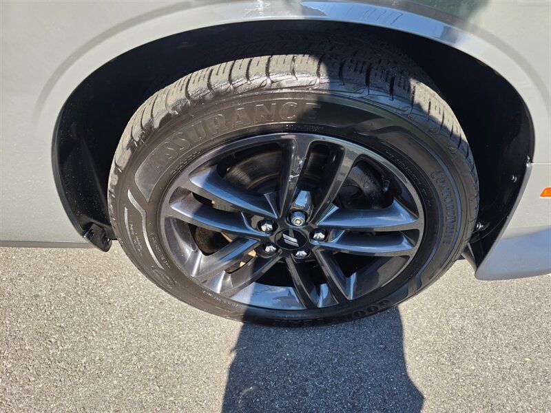 Used 2019 Dodge Challenger GT w/ Blacktop Package AWD/4WD image 27
