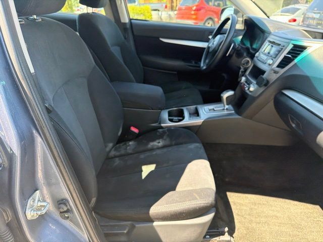 Used 2013 Subaru Outback 2.5i AWD/4WD image 28