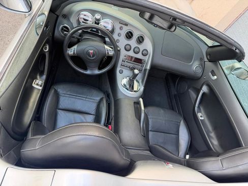 Used 2009 Pontiac Solstice Convertible w/ Premium Package image 22