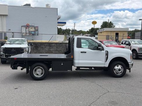 Certified 2026 Ford F350 XL w/ XL Chrome Package AWD/4WD image 2