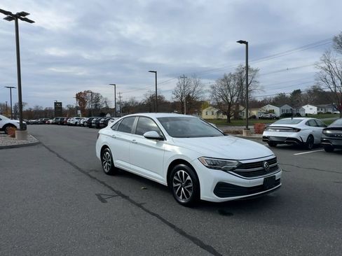 Used 2024 Volkswagen Jetta S image 9