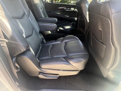 Used 2019 Cadillac Escalade ESV Premium Luxury image 31