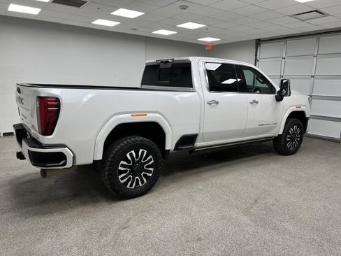 Used 2025 GMC Sierra 3500 Denali Ultimate image 10
