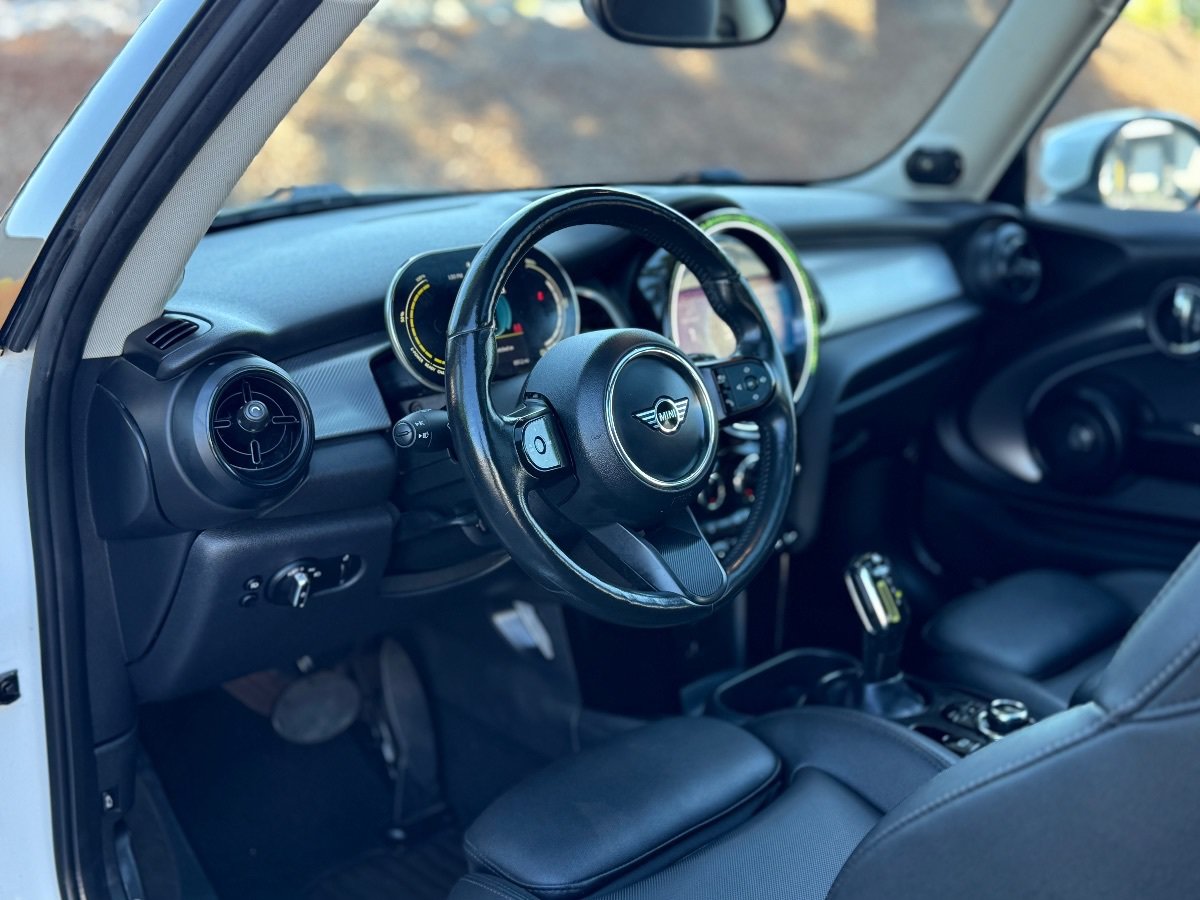 Used 2024 MINI Cooper SE FWD image 11