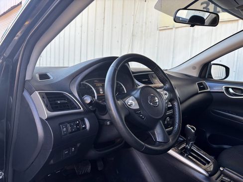 Used 2019 Nissan Sentra SR image 10