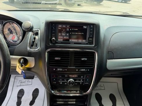 Used 2017 Dodge Grand Caravan GT FWD image 21