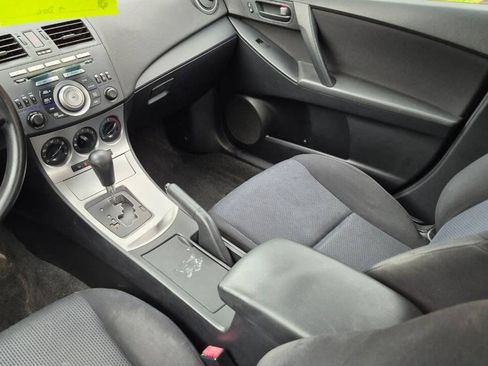 Used 2011 MAZDA MAZDA3 i Sport FWD image 8