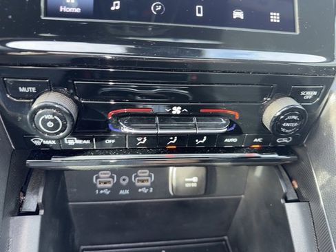 Used 2024 Jeep Grand Cherokee Laredo X w/ Trailer Tow Package image 25