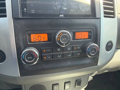 Used 2013 Nissan Frontier SV w/ SV Value Truck Pkg RWD image 12