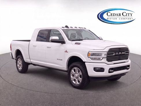 Used 2022 RAM 3500 Laramie AWD/4WD image 2