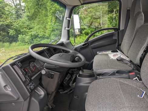 Used 2025 Isuzu NQR RWD image 5