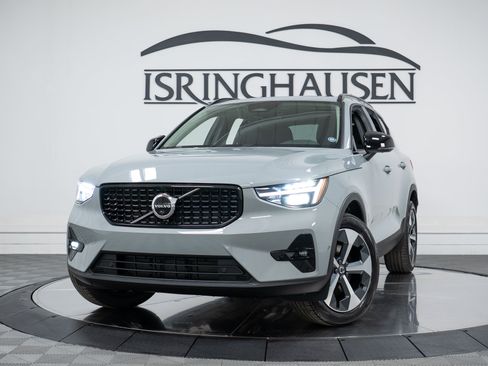 New 2026 Volvo XC40 B5 Plus w/ Protection Package Premier AWD/4WD image 26