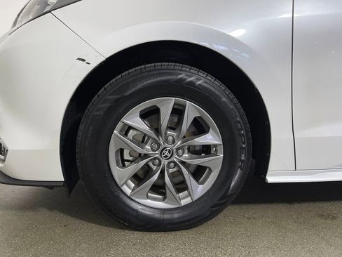 Certified 2024 Toyota Sienna XLE image 11