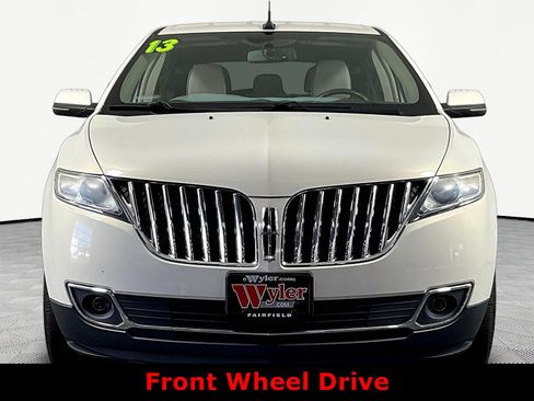 Used 2013 Lincoln MKX FWD image 2