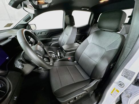 Used 2023 Chevrolet Colorado Trail Boss AWD/4WD image 13