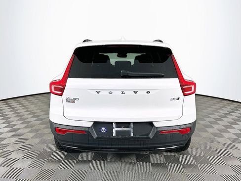 Used 2023 Volvo XC40 B5 Plus w/ Driver Assist Package AWD/4WD image 5