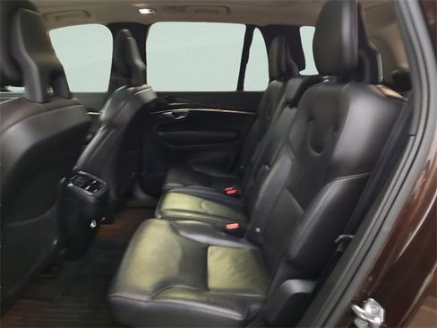 Used 2018 Volvo XC90 T6 Momentum w/ Momentum Plus Package image 31