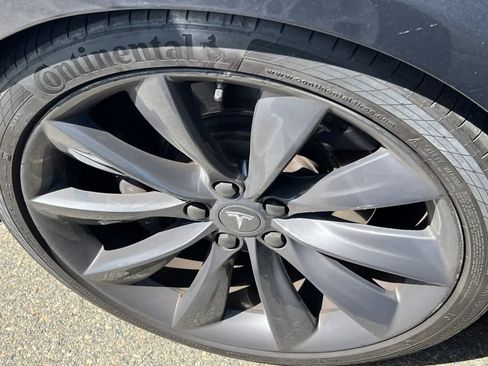 Used 2015 Tesla Model S 85D image 17