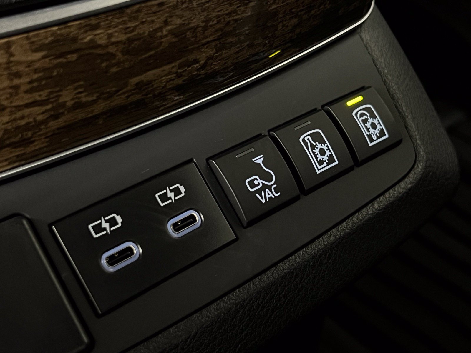 Used 2026 Toyota Sienna Limited FWD image 26
