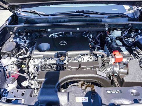 Used 2020 Toyota RAV4 XLE image 24