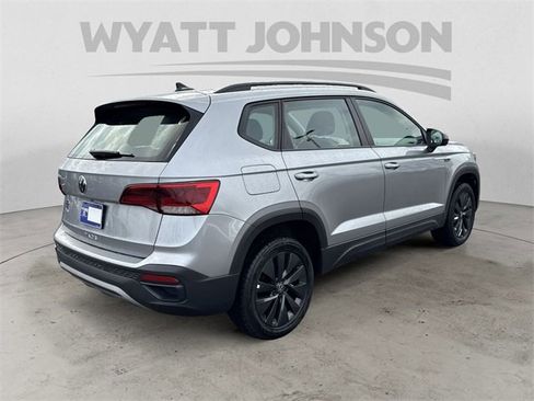 Used 2024 Volkswagen Taos S image 5