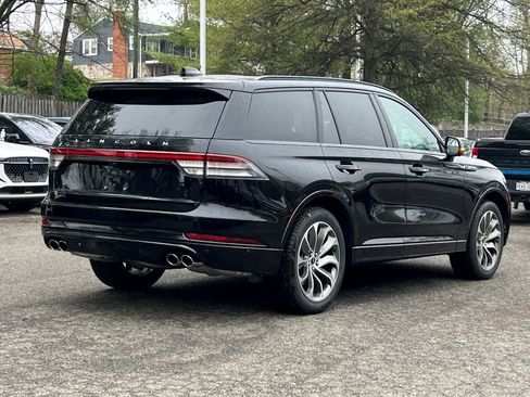 New 2026 Lincoln Aviator AWD w/ Jet Appearance Package image 4