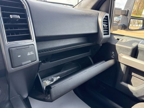 Used 2018 Ford F150 XLT w/ Equipment Group 302A Luxury image 26