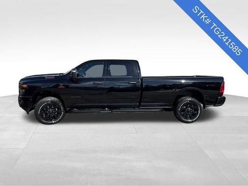 New 2026 RAM 3500 Big Horn AWD/4WD image 4