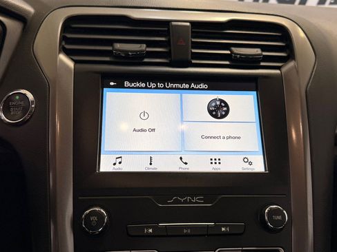 Used 2019 Ford Fusion SE image 30