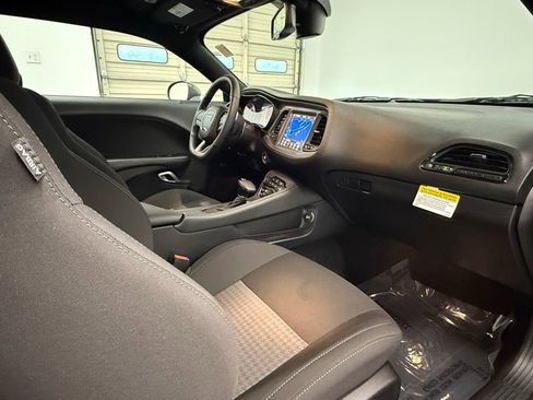 Used 2023 Dodge Challenger R/T w/ Performance Handling Group image 15