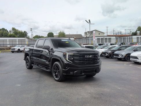 Used 2024 GMC Sierra 1500 Elevation w/ LPO, Elevation Black Package AWD/4WD image 3