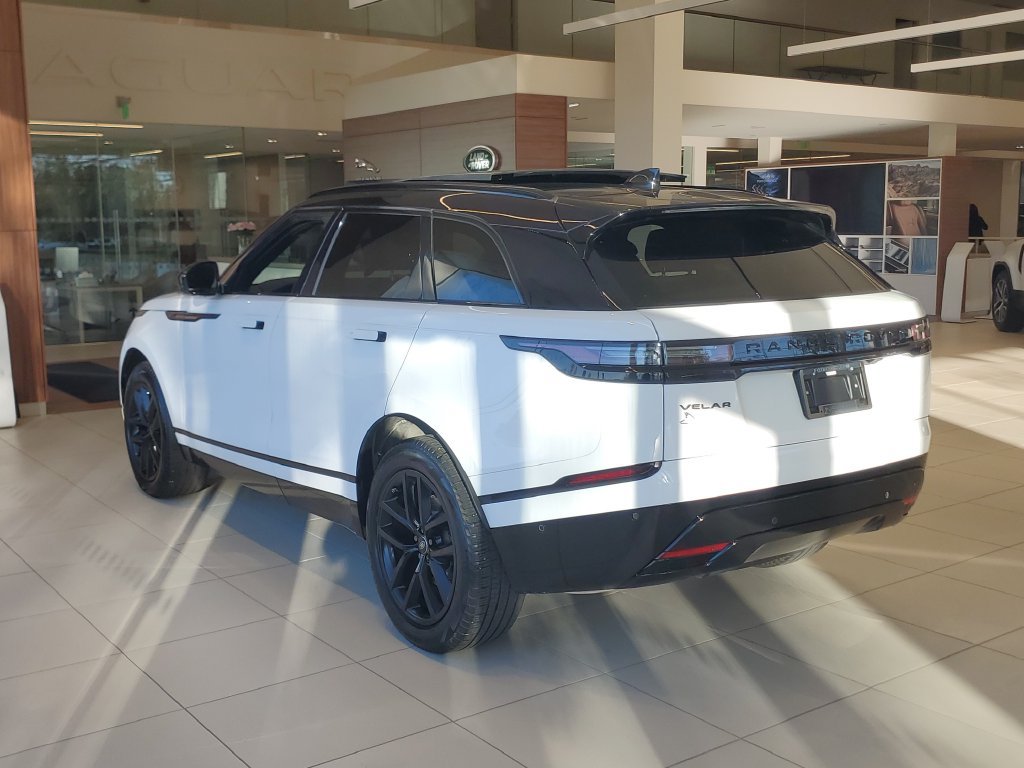 Used 2026 Land Rover Range Rover Velar Dynamic SE AWD/4WD image 4