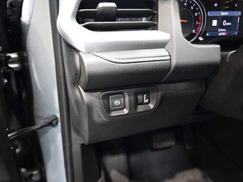 Used 2023 GMC Acadia SLT w/ Elevation Edition image 26