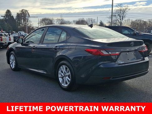 Used 2025 Toyota Camry LE image 4