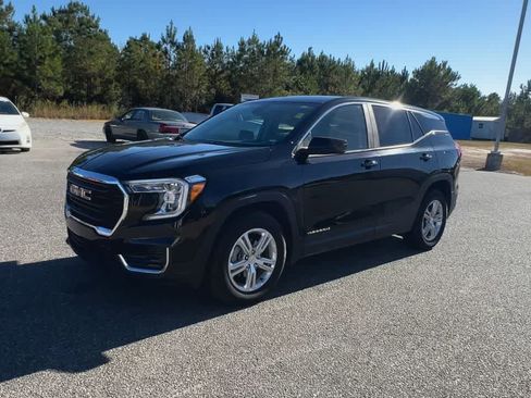 Used 2024 GMC Terrain SLE image 4