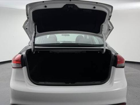 Used 2017 Kia Forte LX FWD image 17