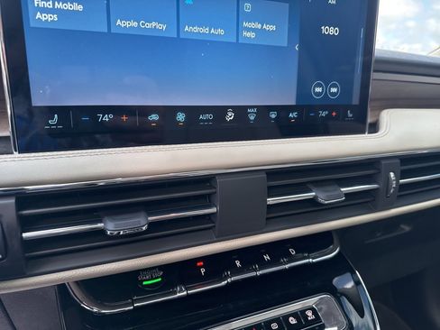 Used 2025 Lincoln Corsair Grand Touring w/ Jet Appearance Package image 30