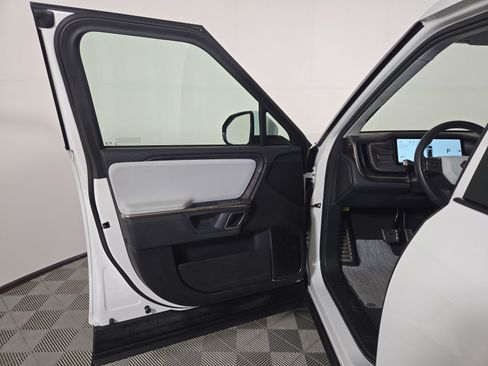 Used 2024 Rivian R1T Adventure AWD/4WD image 16