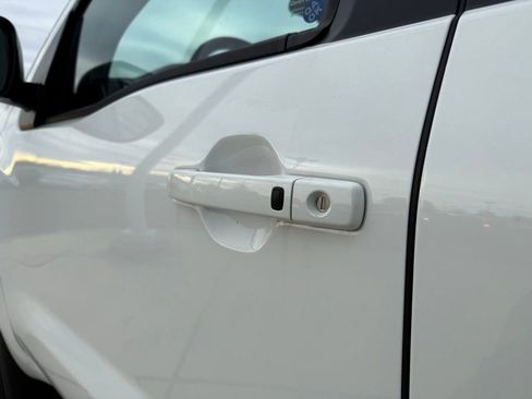 New 2025 Nissan Frontier SV w/ SV Convenience Package image 10