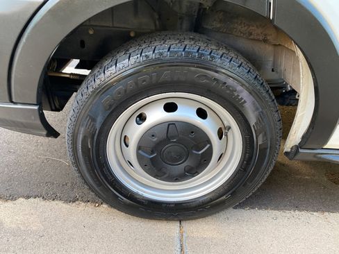 Used 2019 Ford Transit 350 XL image 17