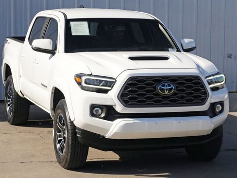 Used 2022 Toyota Tacoma TRD Sport w/ Technology Package image 49