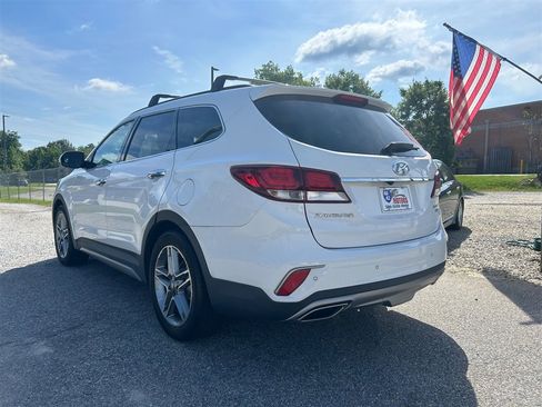Used 2017 Hyundai Santa Fe Limited FWD image 3