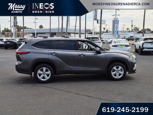 Used 2021 Toyota Highlander L FWD image 5