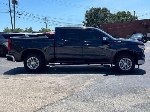Used 2023 Chevrolet Silverado 1500 LT w/ Z71 Off-Road Package AWD/4WD image 8