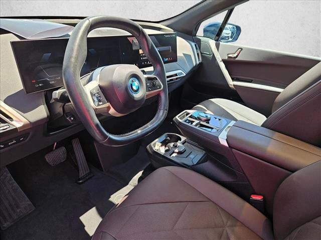 Certified 2025 BMW iX xDrive50 AWD/4WD image 10