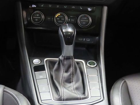 Used 2024 Volkswagen Jetta SE image 12