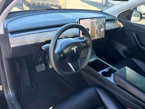 Used 2021 Tesla Model Y Long Range image 10